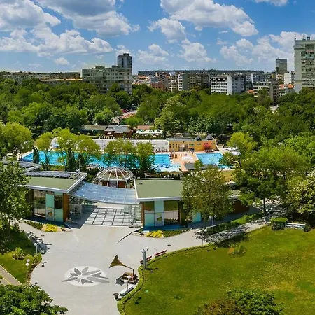 Апартаменты Luxury Apartments With Sea View ***** *