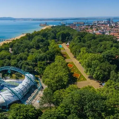 Апартаменты Luxury Apartments With Sea View ***** *