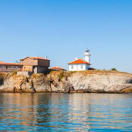 Luxury Apartments With Sea View ***** Апартаменты